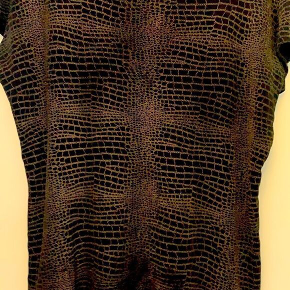 .RL Richard New York short sleeve black patterned blouse. Size M Length 24” - Picture 2 of 5